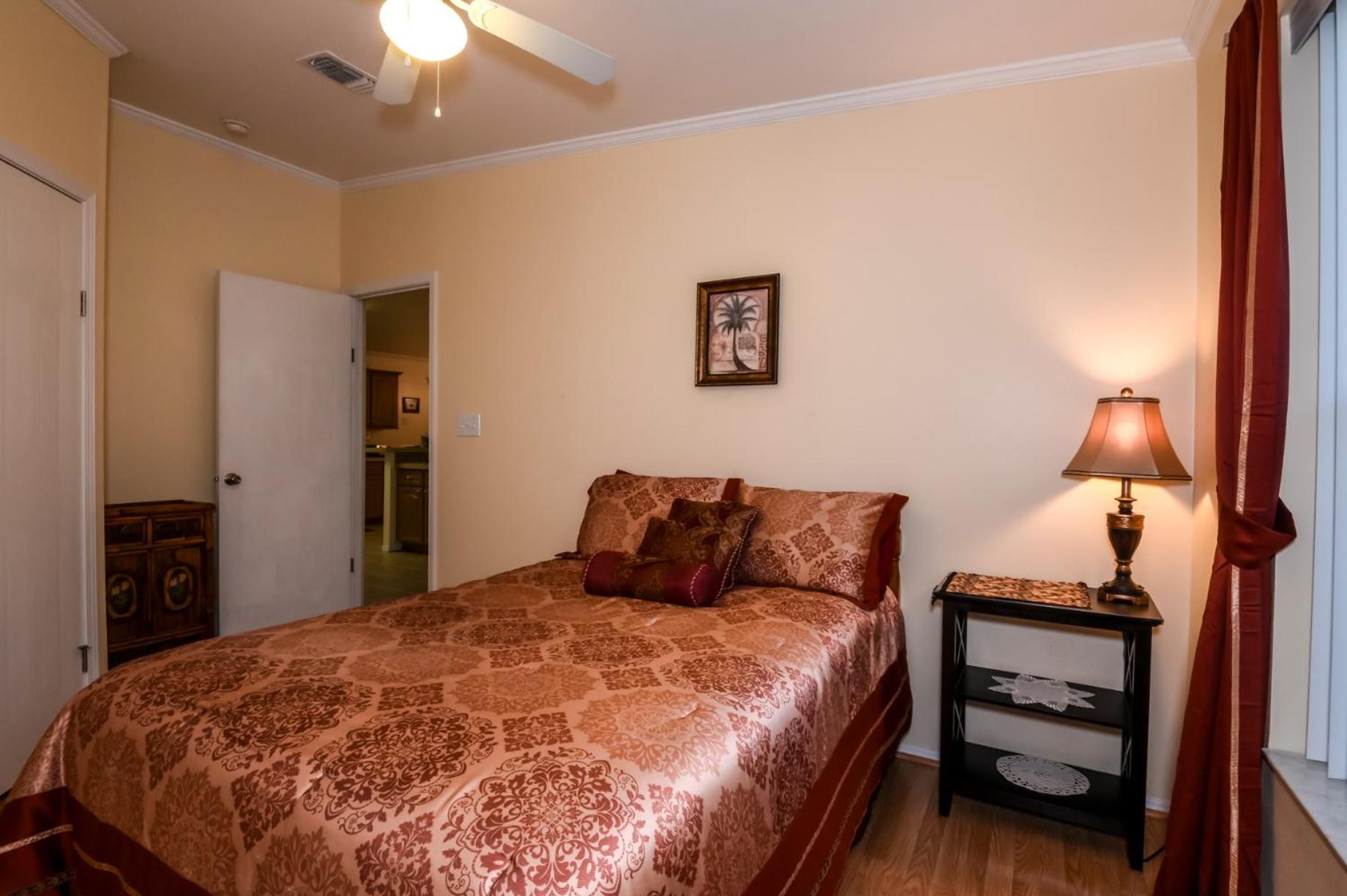 The Blue Nile! Your Florida Vacation Is Calling. Vacation, Leisure Or Business 霍莫萨萨 外观 照片