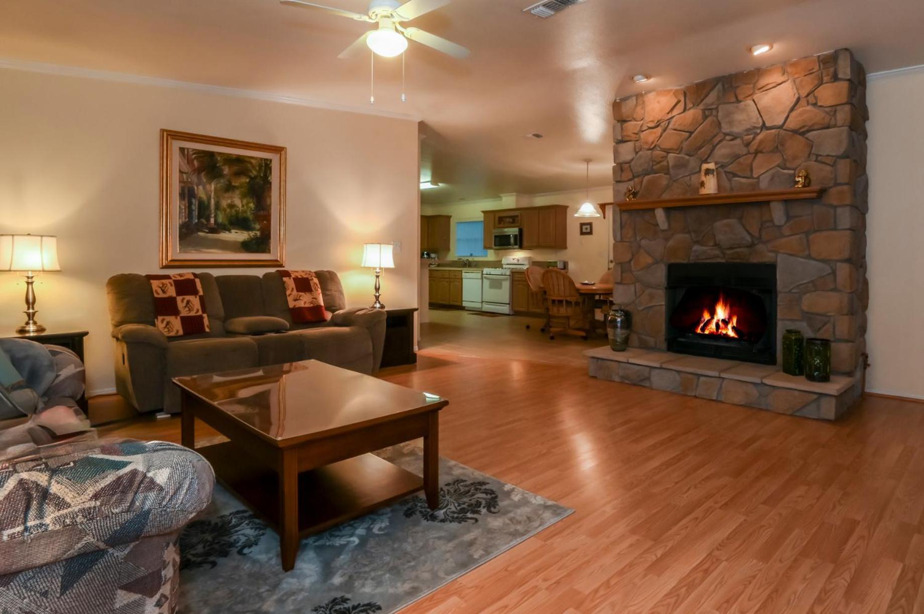 The Blue Nile! Your Florida Vacation Is Calling. Vacation, Leisure Or Business 霍莫萨萨 外观 照片